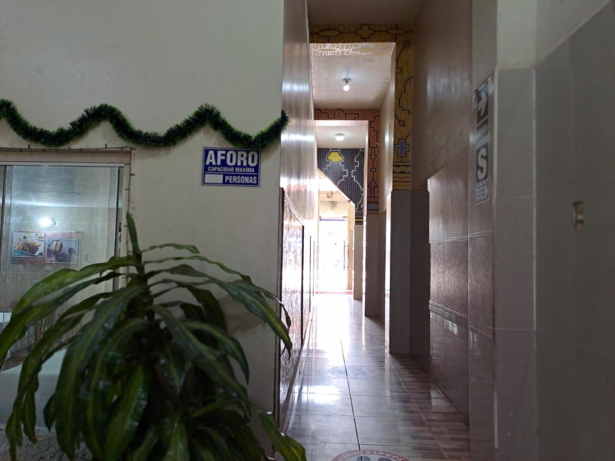 Hospedaje El Emperador Hotel Pucallpa Exterior photo