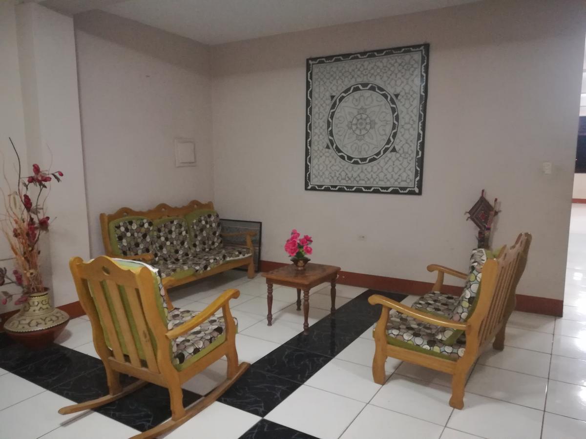Hospedaje El Emperador Hotel Pucallpa Exterior photo